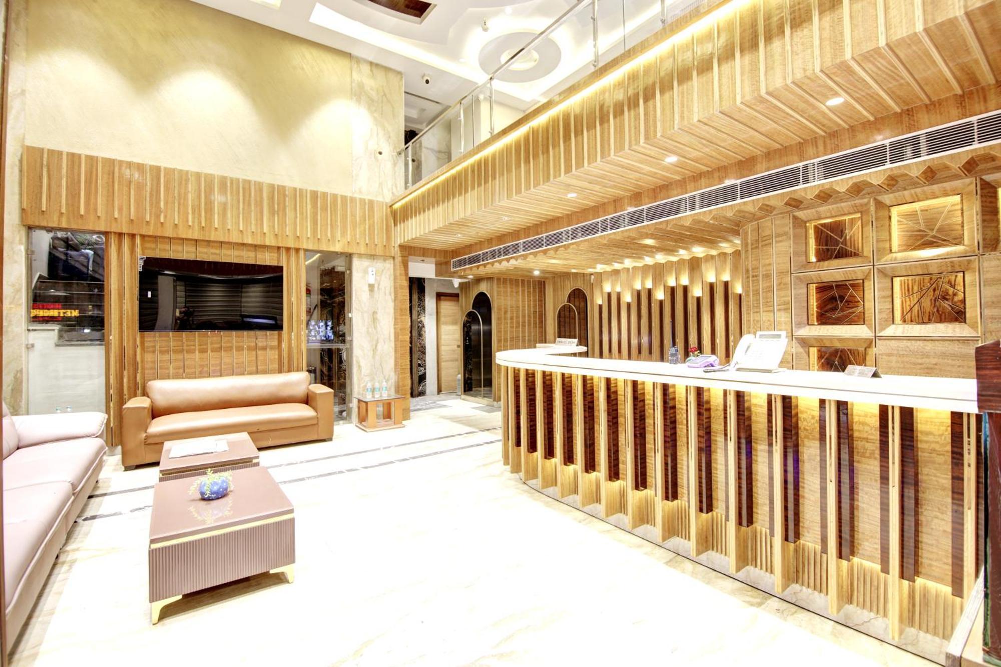 Hotel Krishna Plaza 'New Delhi' - By M S Hospitality Экстерьер фото