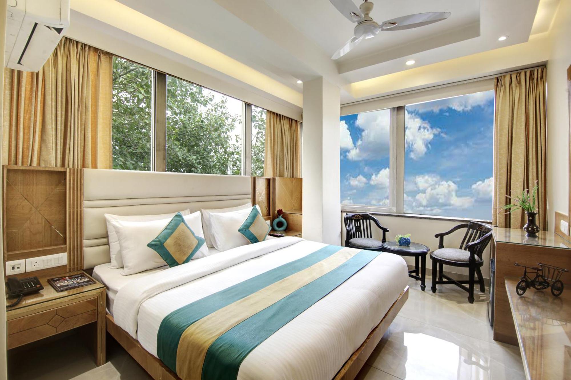 Hotel Krishna Plaza 'New Delhi' - By M S Hospitality Экстерьер фото
