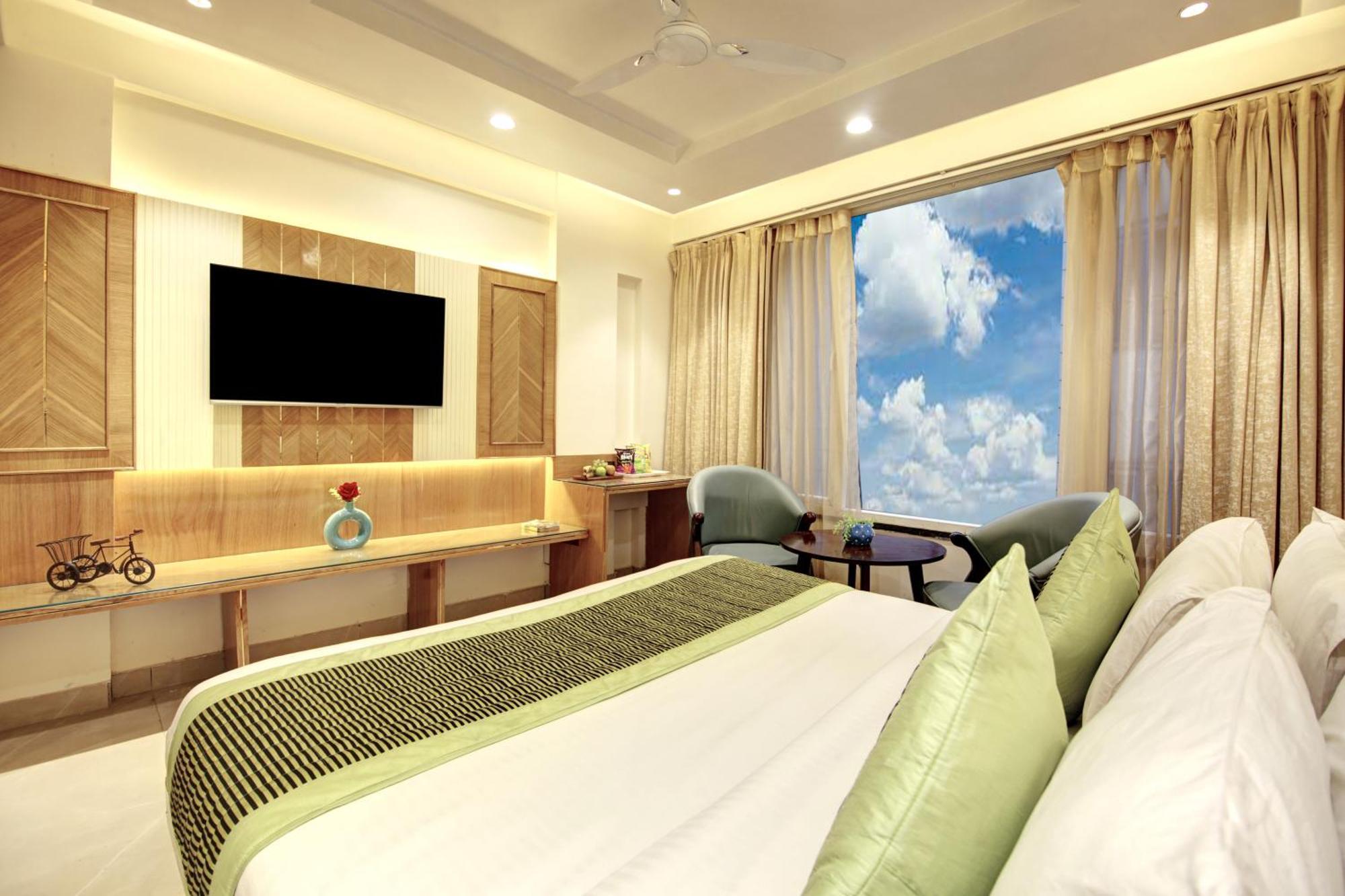 Hotel Krishna Plaza 'New Delhi' - By M S Hospitality Экстерьер фото