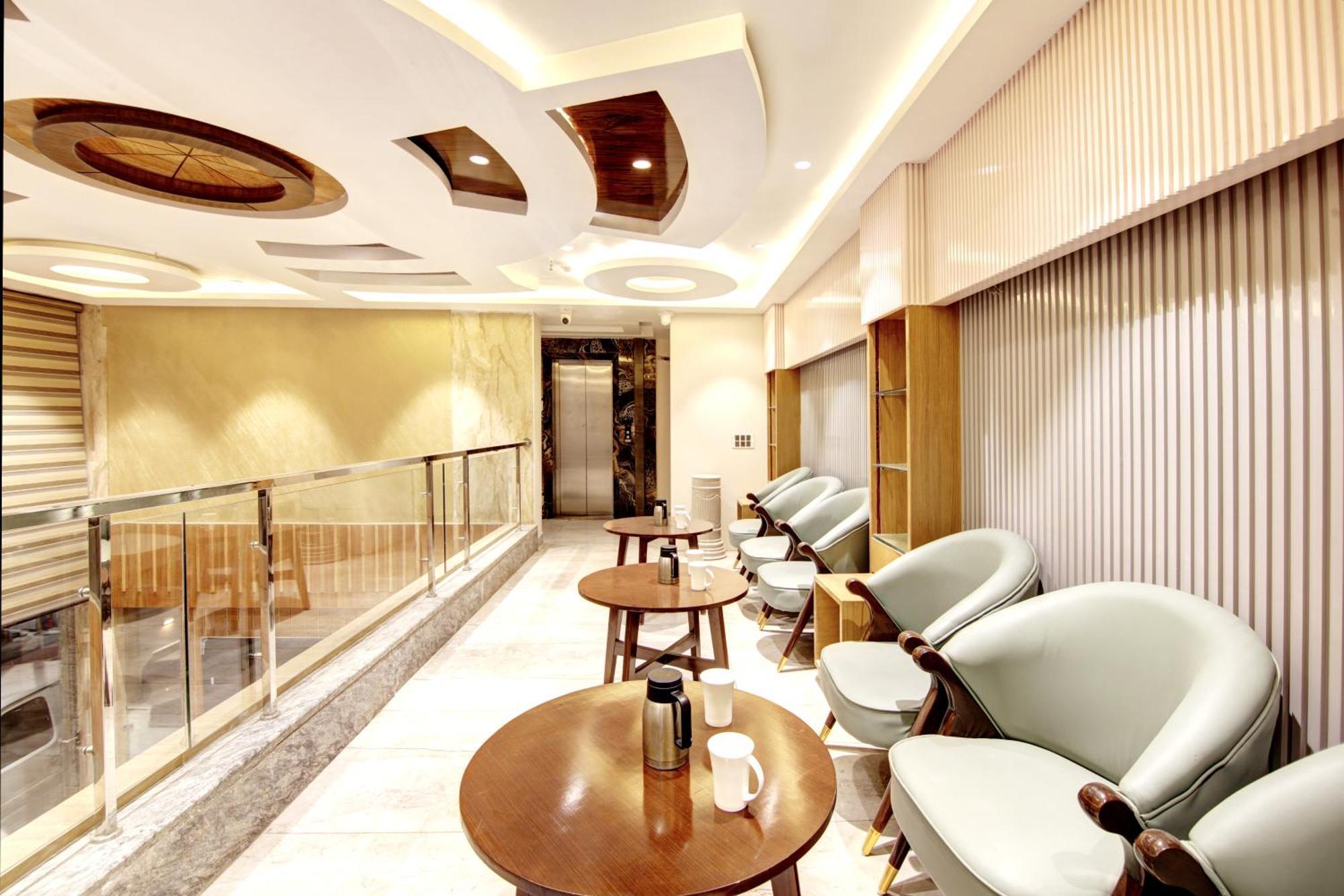 Hotel Krishna Plaza 'New Delhi' - By M S Hospitality Экстерьер фото