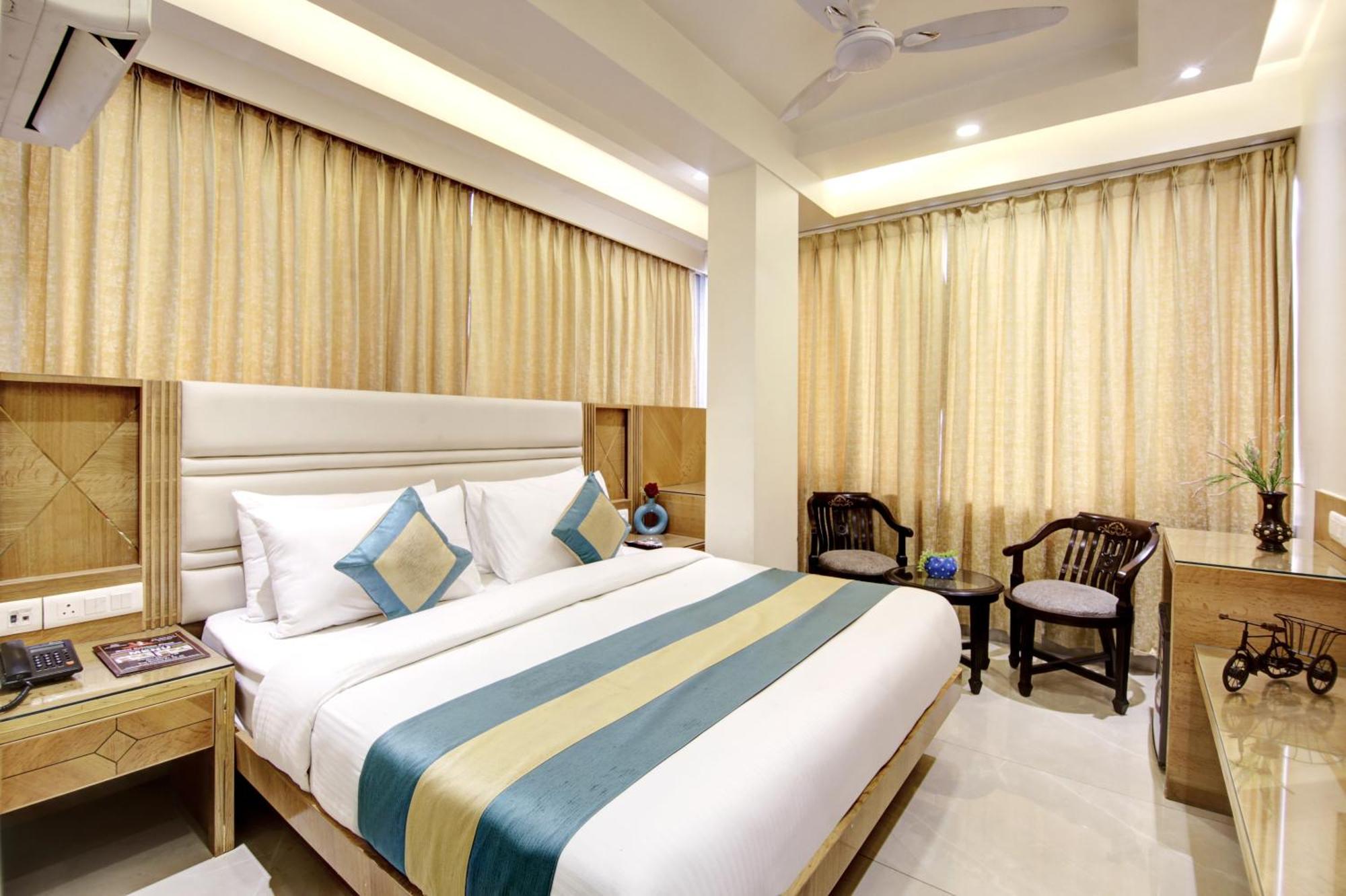 Hotel Krishna Plaza 'New Delhi' - By M S Hospitality Экстерьер фото