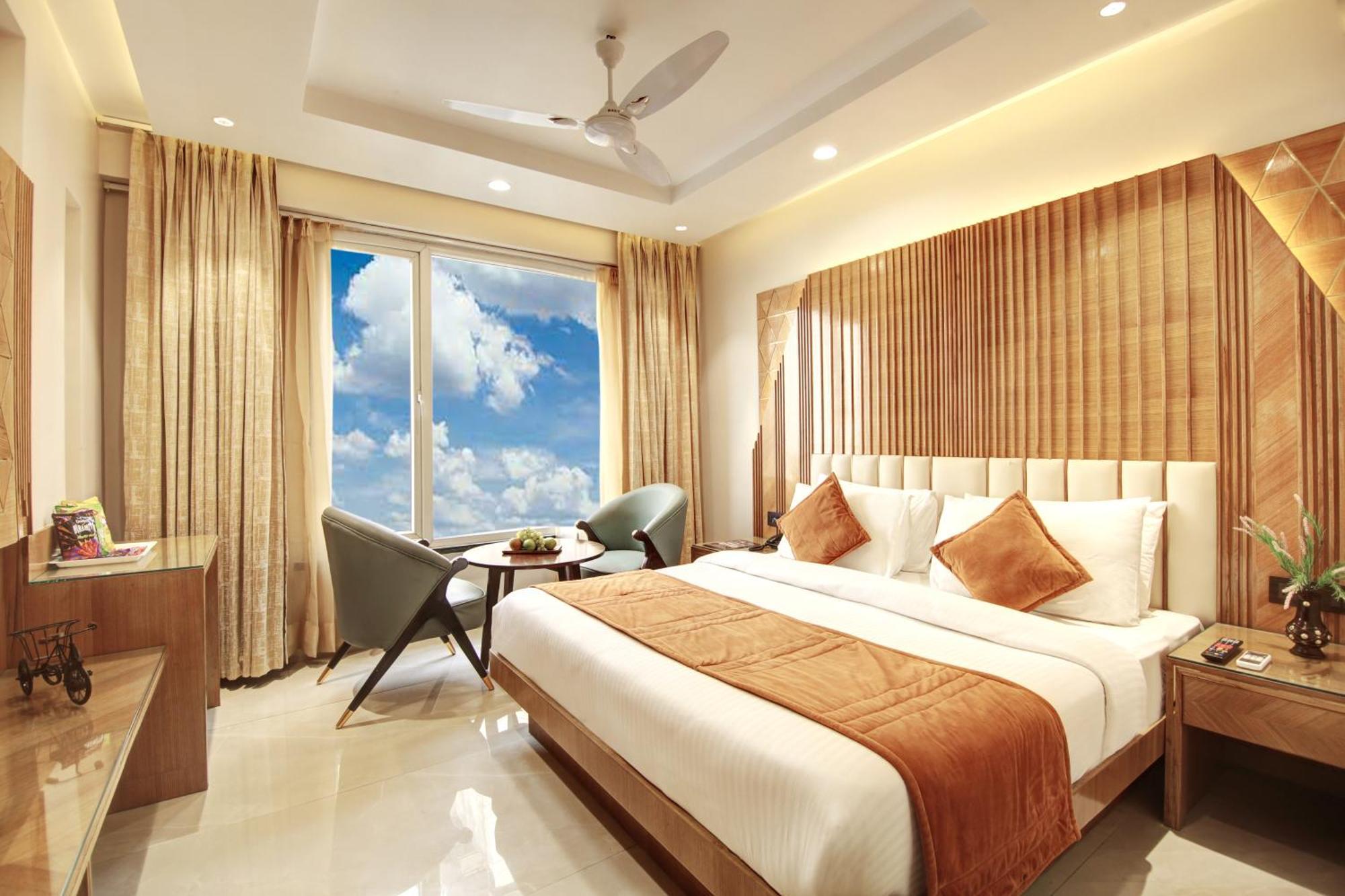 Hotel Krishna Plaza 'New Delhi' - By M S Hospitality Экстерьер фото