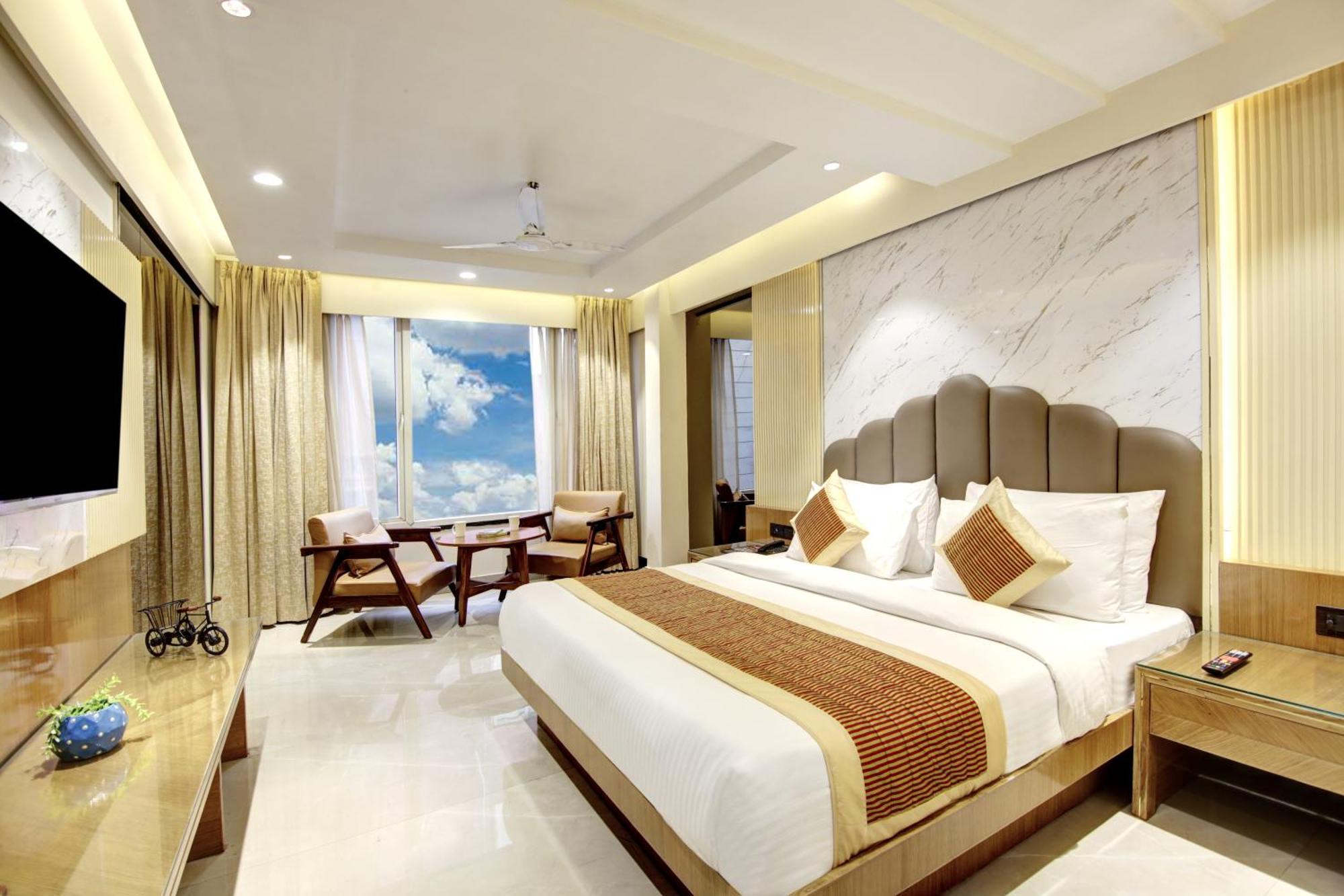 Hotel Krishna Plaza 'New Delhi' - By M S Hospitality Экстерьер фото