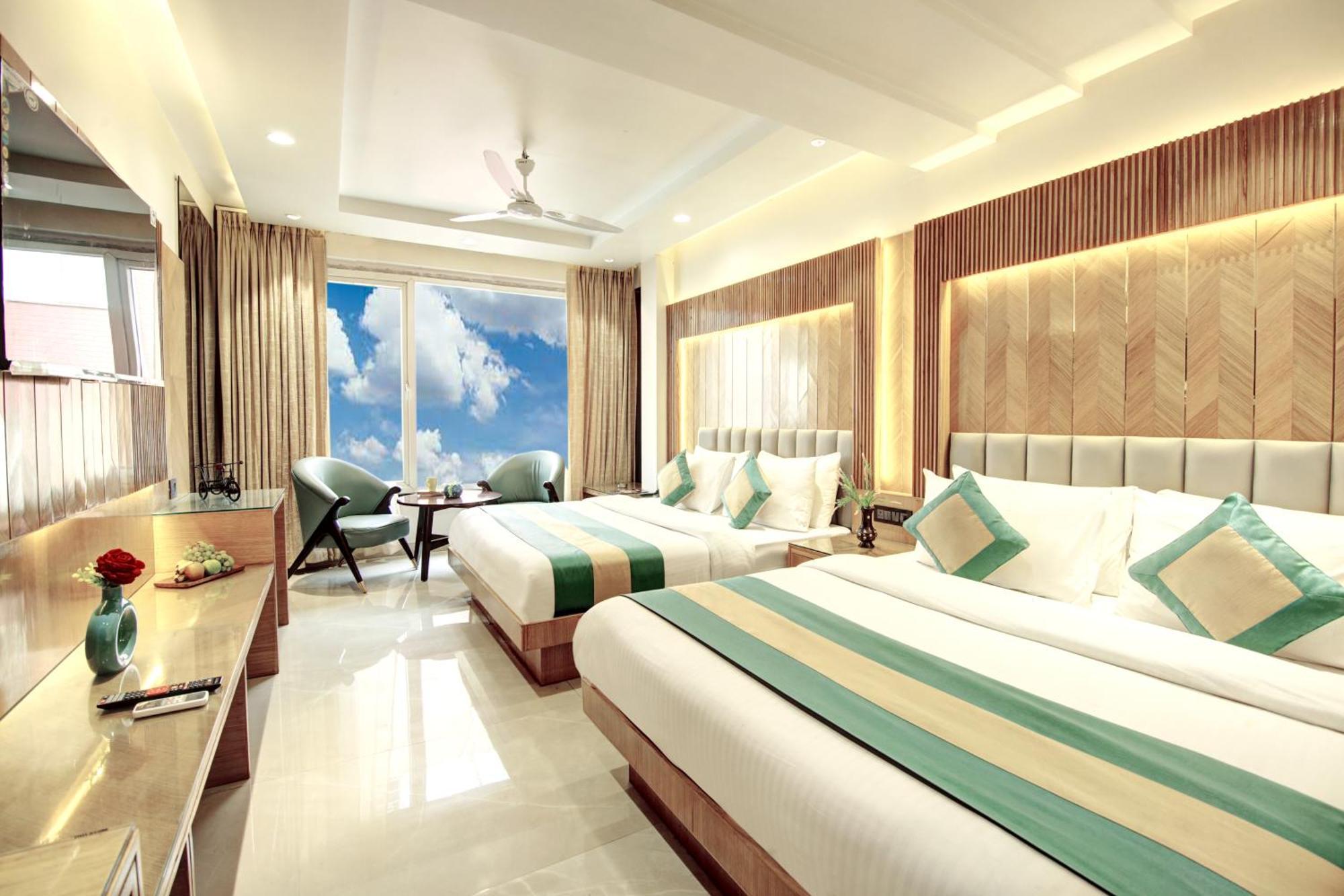 Hotel Krishna Plaza 'New Delhi' - By M S Hospitality Экстерьер фото