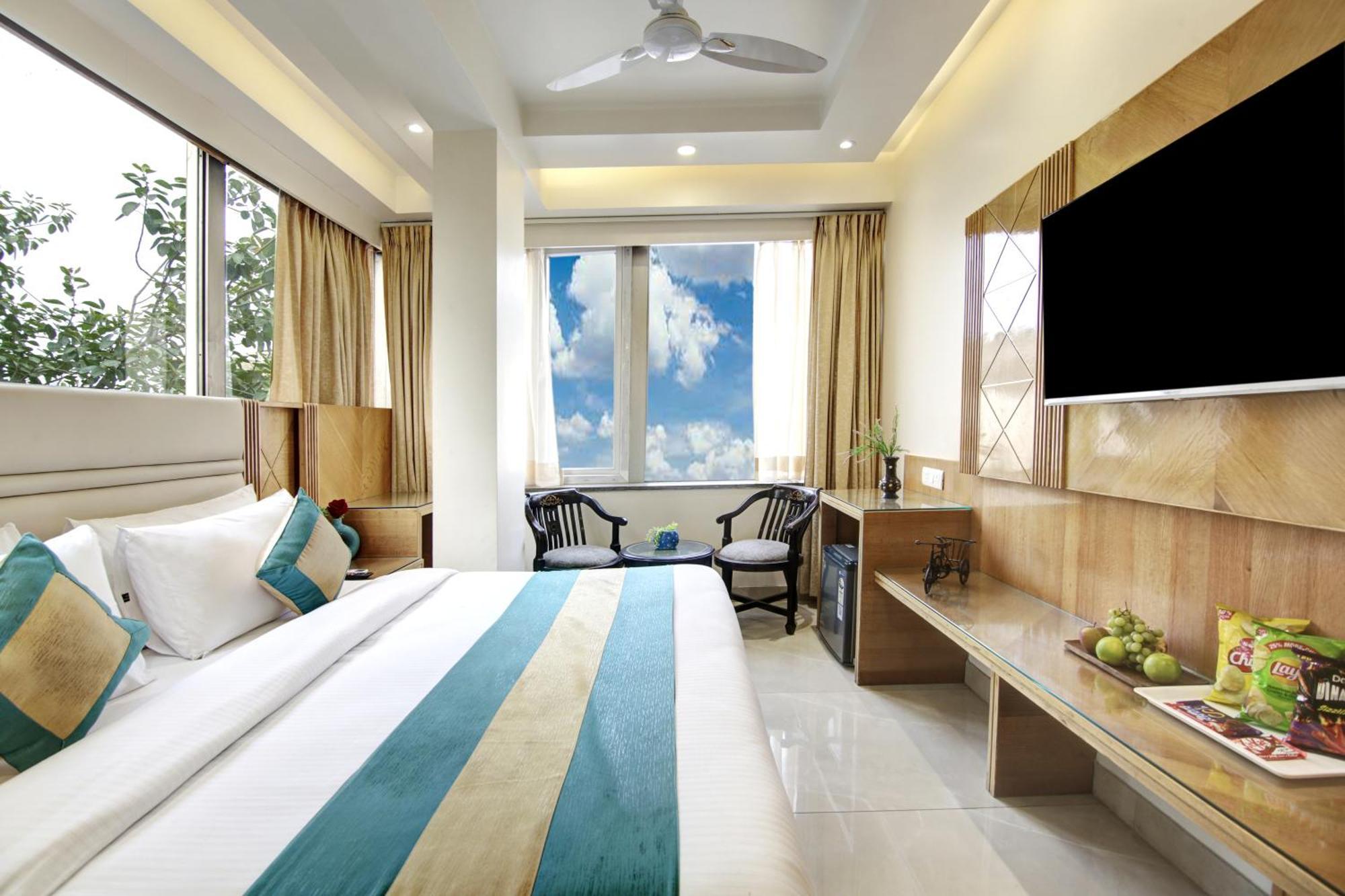 Hotel Krishna Plaza 'New Delhi' - By M S Hospitality Экстерьер фото