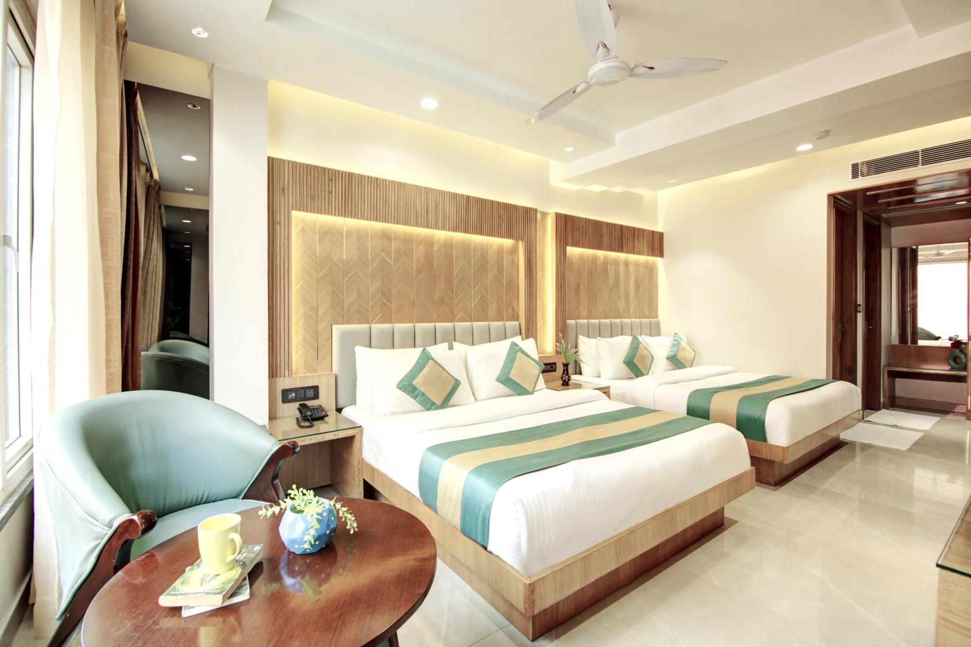 Hotel Krishna Plaza 'New Delhi' - By M S Hospitality Экстерьер фото
