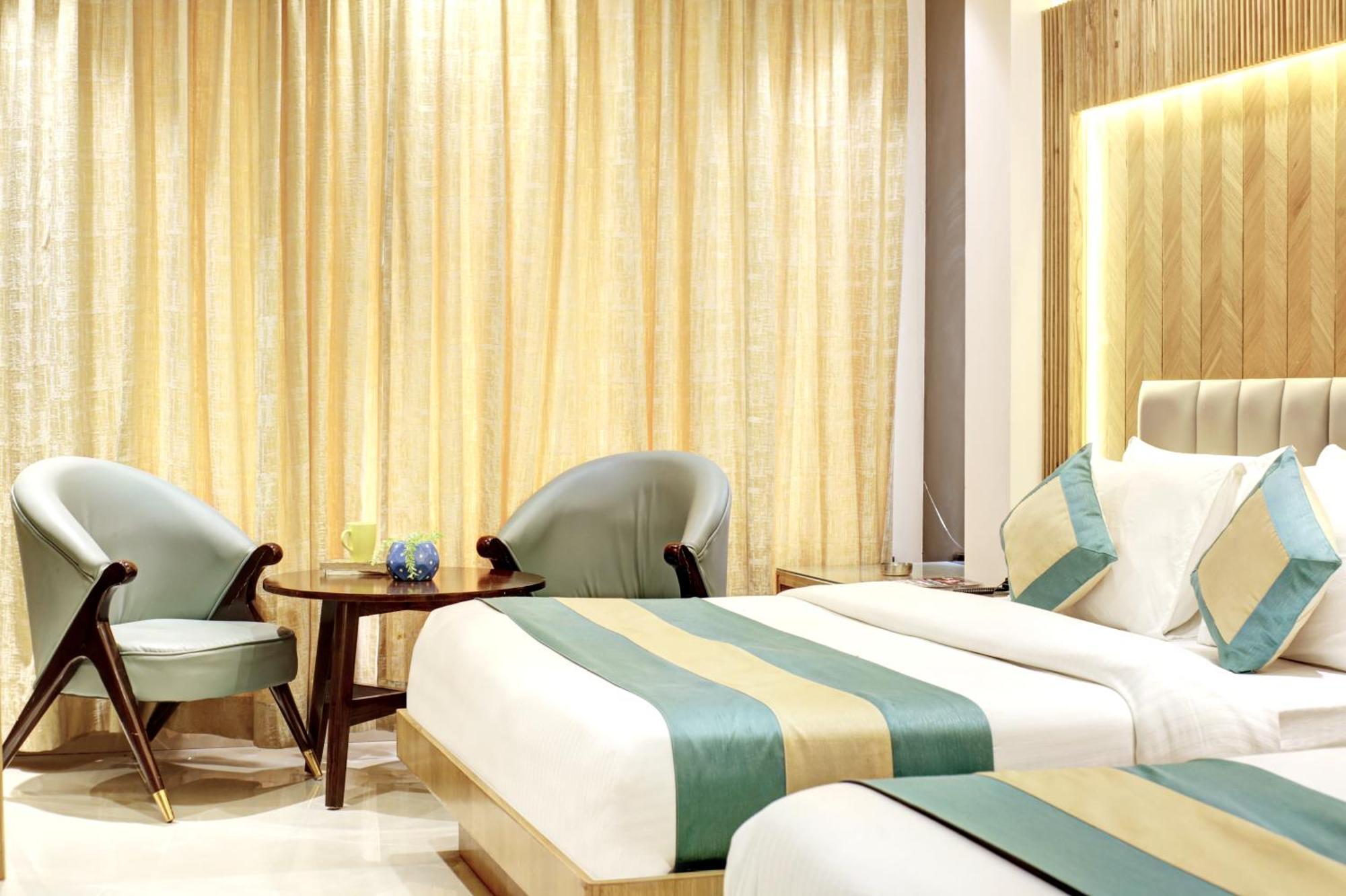 Hotel Krishna Plaza 'New Delhi' - By M S Hospitality Экстерьер фото