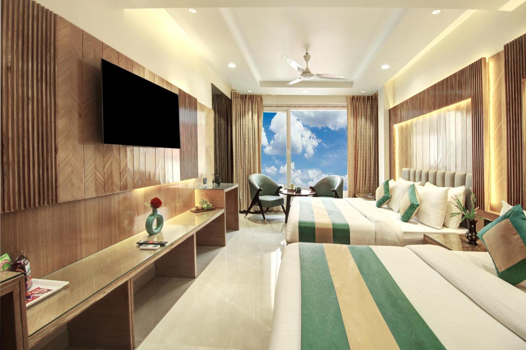 Hotel Krishna Plaza 'New Delhi' - By M S Hospitality Экстерьер фото