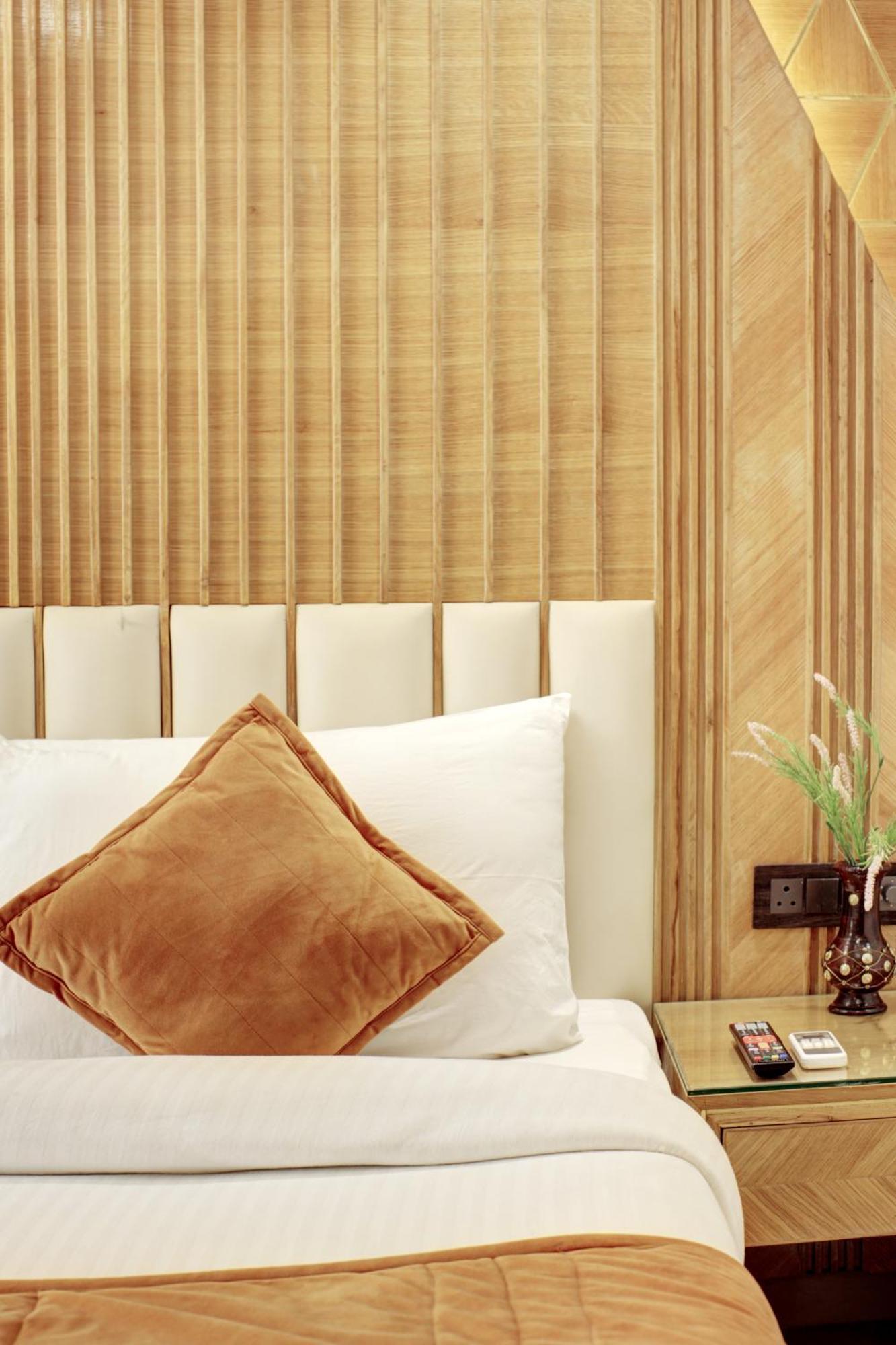 Hotel Krishna Plaza 'New Delhi' - By M S Hospitality Экстерьер фото